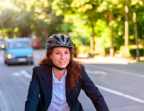 Qué es lo mínimo qué debería tener un casco de ciclismo para que sea seguro?
